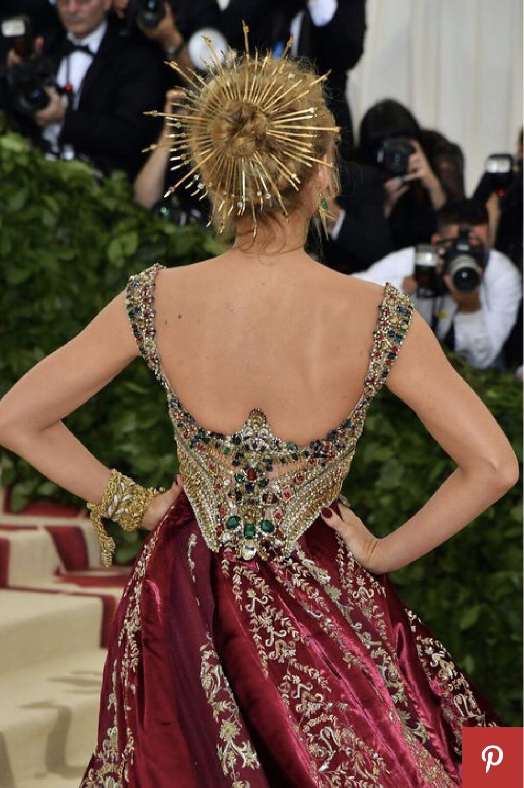 Blake Lively: Solo and Stunning at the Met Gala » IN THE LOOP