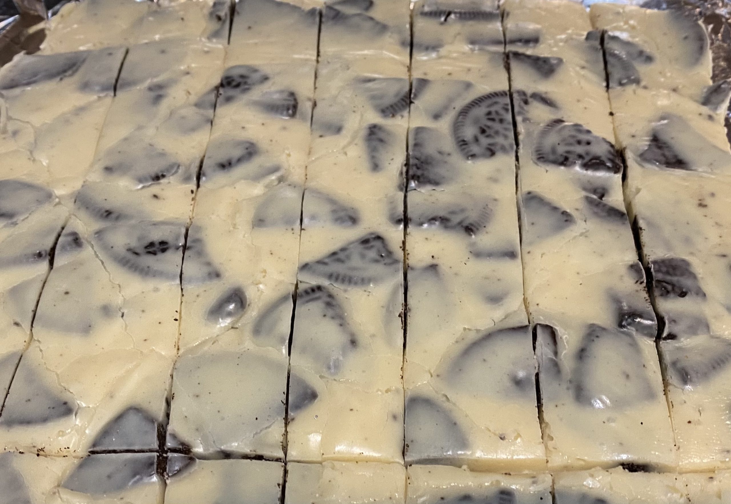 Super Easy Cookies and Cream Fudge